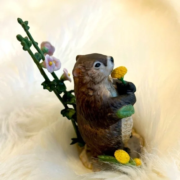 Lennox Spring shadow groundhog figurine - Picture 3 of 5